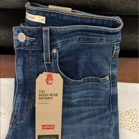 Levi’s Jeans - Picture 3 of 8